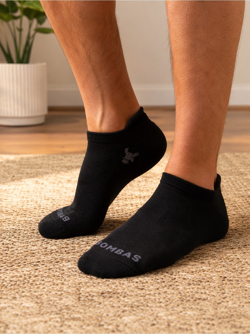 Bombas Unisex Low-Cut Ankle Socks - Black Size XL